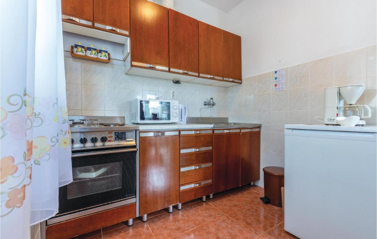 Cozy Apartment In Okrug Donji With Kitchen Округ-Доньи Экстерьер фото