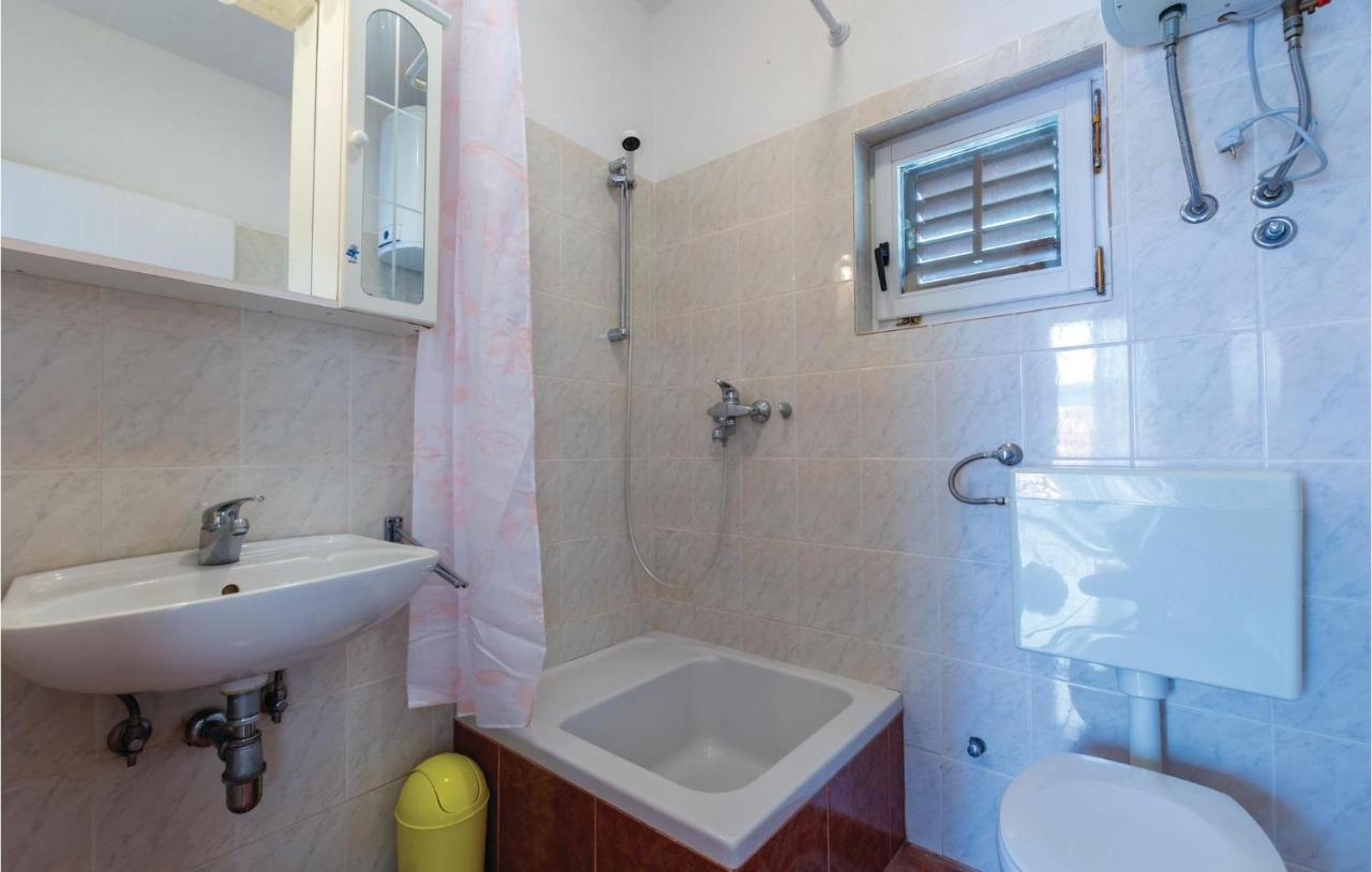 Cozy Apartment In Okrug Donji With Kitchen Округ-Доньи Экстерьер фото