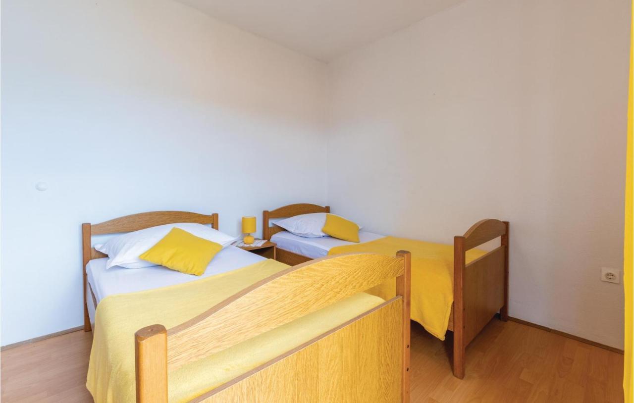 Cozy Apartment In Okrug Donji With Kitchen Округ-Доньи Экстерьер фото